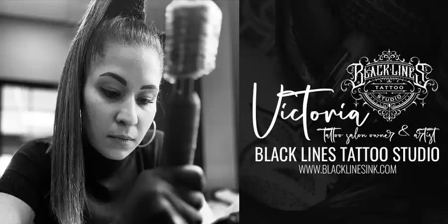 Victoria, tatuadora y propietaria de Black Lines Tattoo Studio